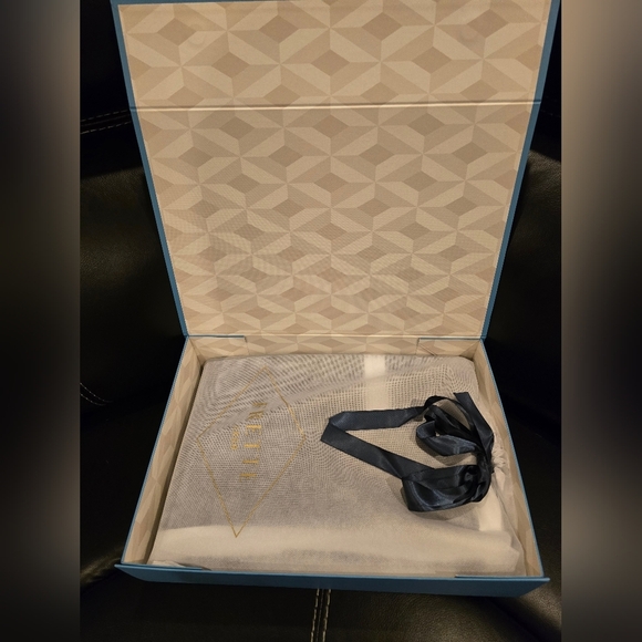 Frette Luxury 2025 New Luxury King Duvet Set& 2 Euro Shams Perl Grey Reversible - Picture 5 of 15